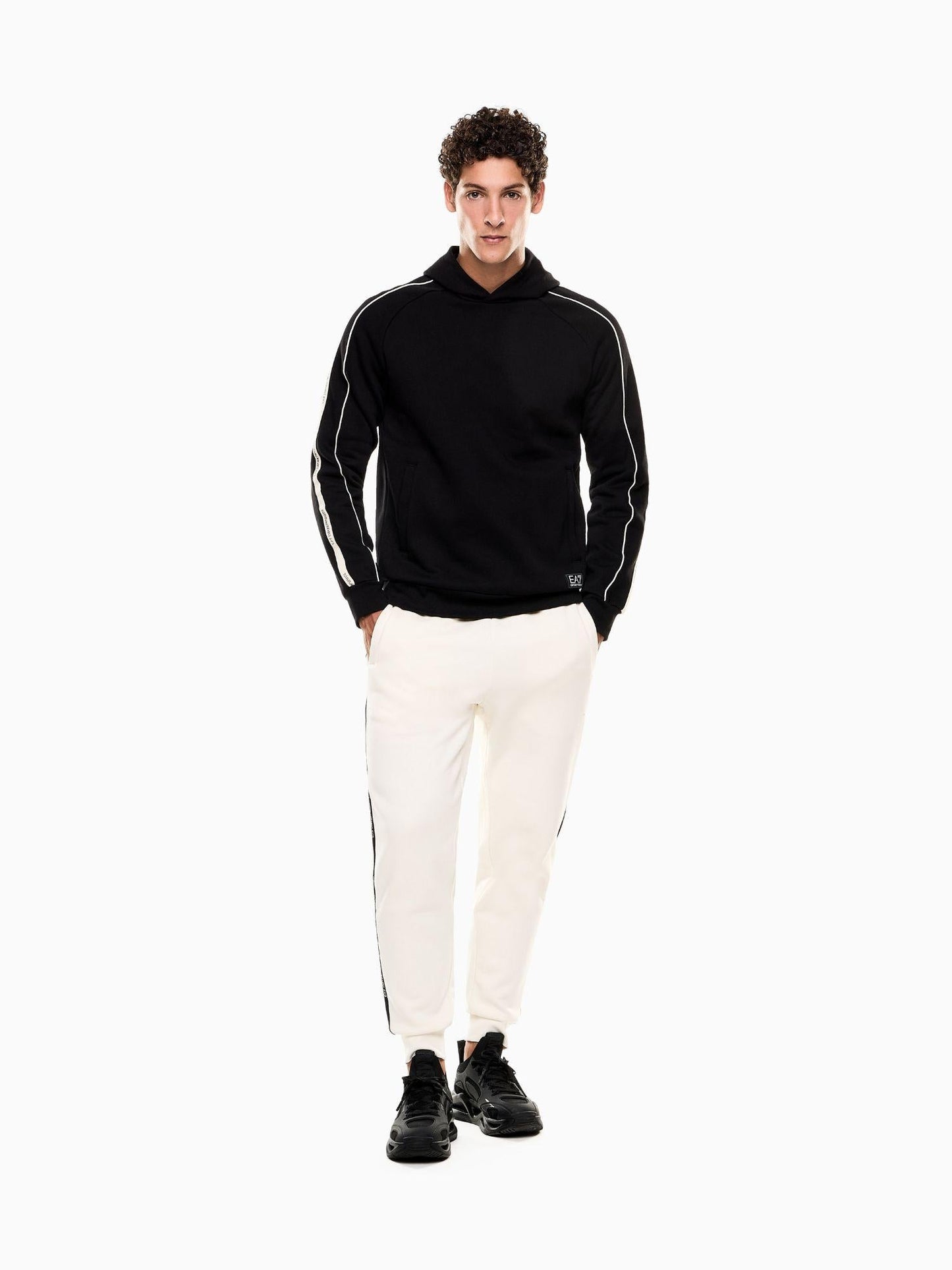 EA7 Emporio Armani Felpa con cappuccio Logo Series in misto cotone Uomo Nero